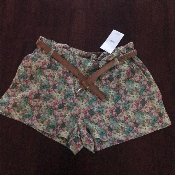 💞NWT MNG Floral Shorts w Pockets - Picture 1 of 3